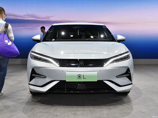 5도어 5석 BYD 송 L EV 602km SUV 4륜 구동과 우수한 디자인
