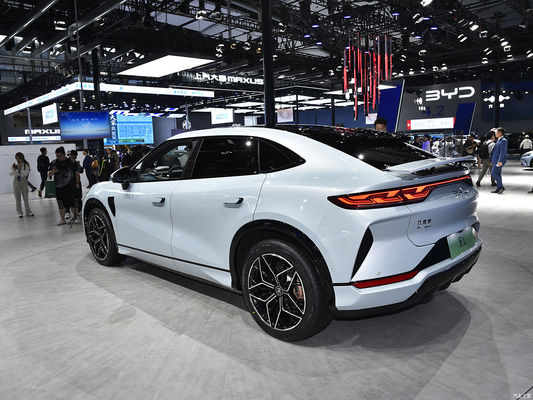 5도어 5석 BYD 송 L EV 602km SUV 4륜 구동과 우수한 디자인